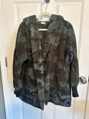 Hem & Thread Camouflage Hooded Sherpa Jacket One Size